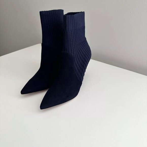 Women's NEW GIANVITO ROSSI Navy Suede Stretch Ribbed Ankle Booties Size 8.5 - Picture 1 of 11